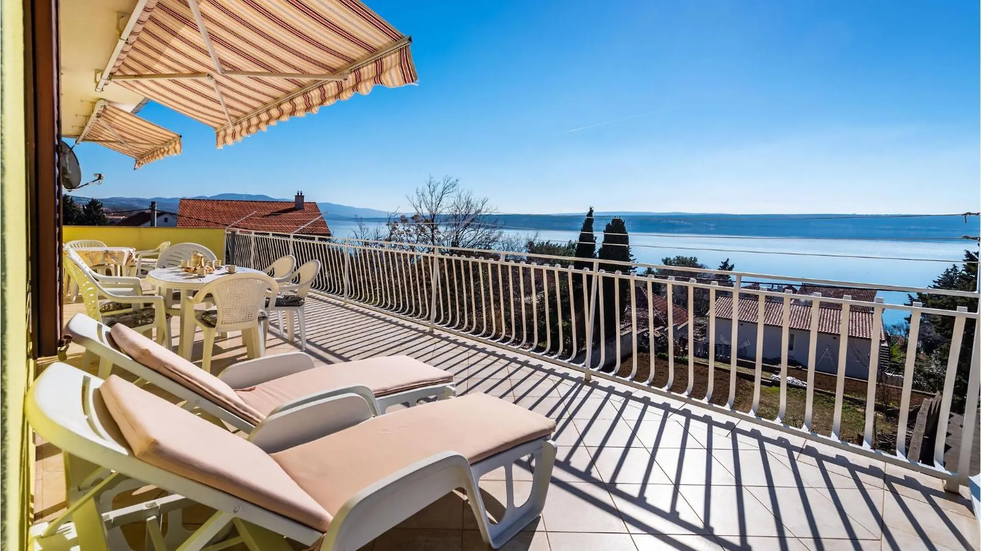 Stunning Apartment In Maslenica With Kitchen location