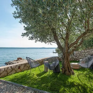  Apartment House Maruna